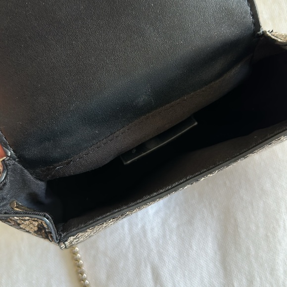 MANGO Crossbody Bag in snake Print - Picture 3 of 11